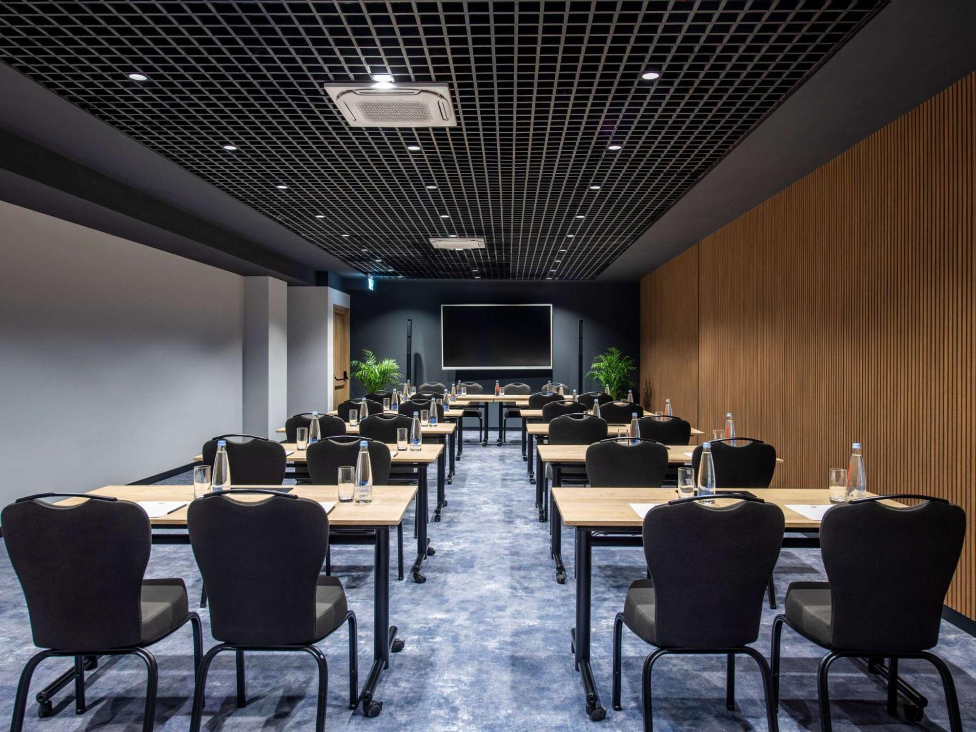 Ibis Tbilisi Airport Hotel Luaran gambar