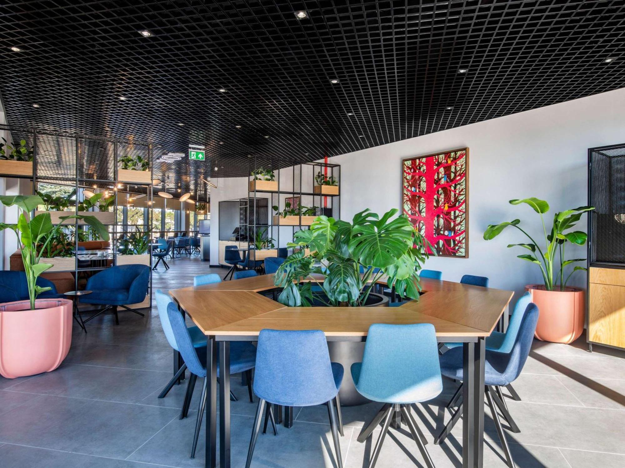 Ibis Tbilisi Airport Hotel Luaran gambar